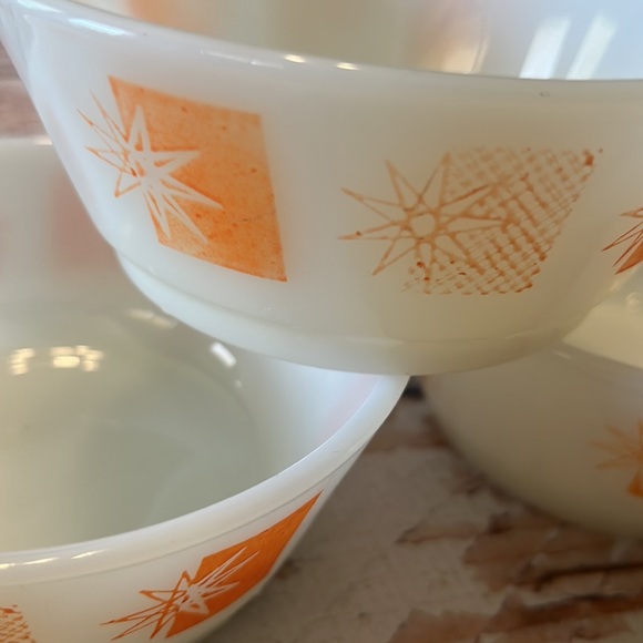 Fire King Bowl Set - Picture 5 of 6